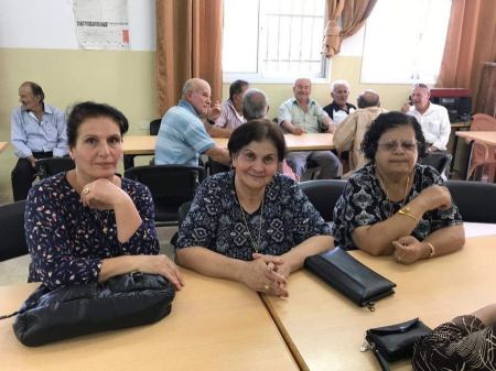 خاص/ صور: جمعية الزبابدة الخيرية برعاية جمعية الكتاب المقدس الفلسطينية تنطم تكريماً للمنتسبين لنادي المتقاعدين والمسنين في البلدة 